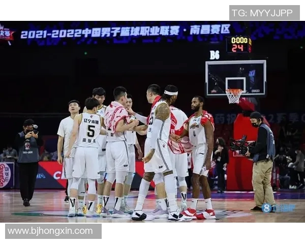 浙江CBA篮球队是否设有足球相关项目?